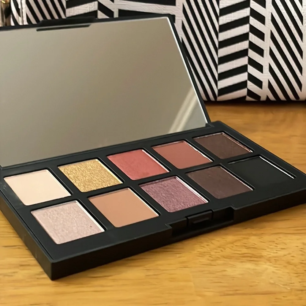 HAUS LABORATORIES By Lady Gaga: GLAM ROOM Palette No. 1